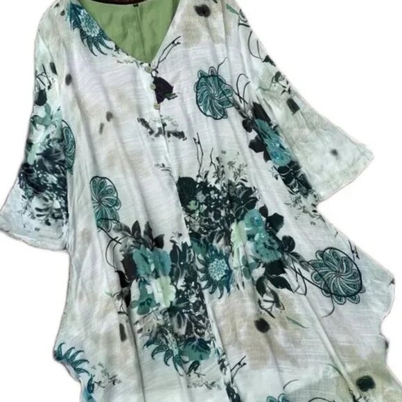 New Beautiful Boho Floral Print Blouse Sizes 3x, 4x, 5x - 2 Colors - Picture 4 of 7
